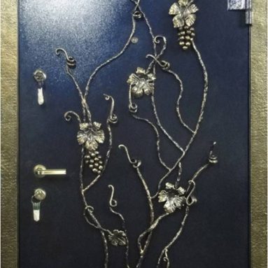 Все плюсы металлических входных дверей