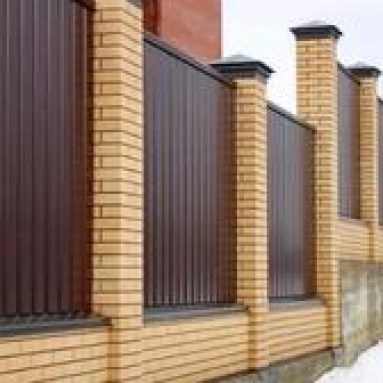Виды заборов и ограждений для дома