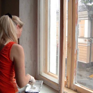 Чем покрасить окна на даче