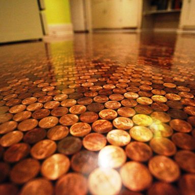 Деньги под ногами: пол из монет своими руками