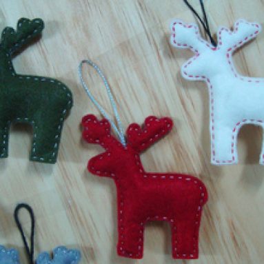 Новогодний олень своими руками из проволоки, фетра и пенопласта