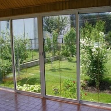 Выбор раздвижных окон для остекления террасы