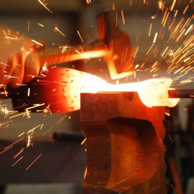 Кованые заборы: фото лучших решений для загородного участка