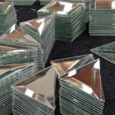 Зеркальный пластик и его разновидности